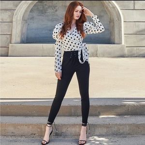 Black jean with corset is stretch